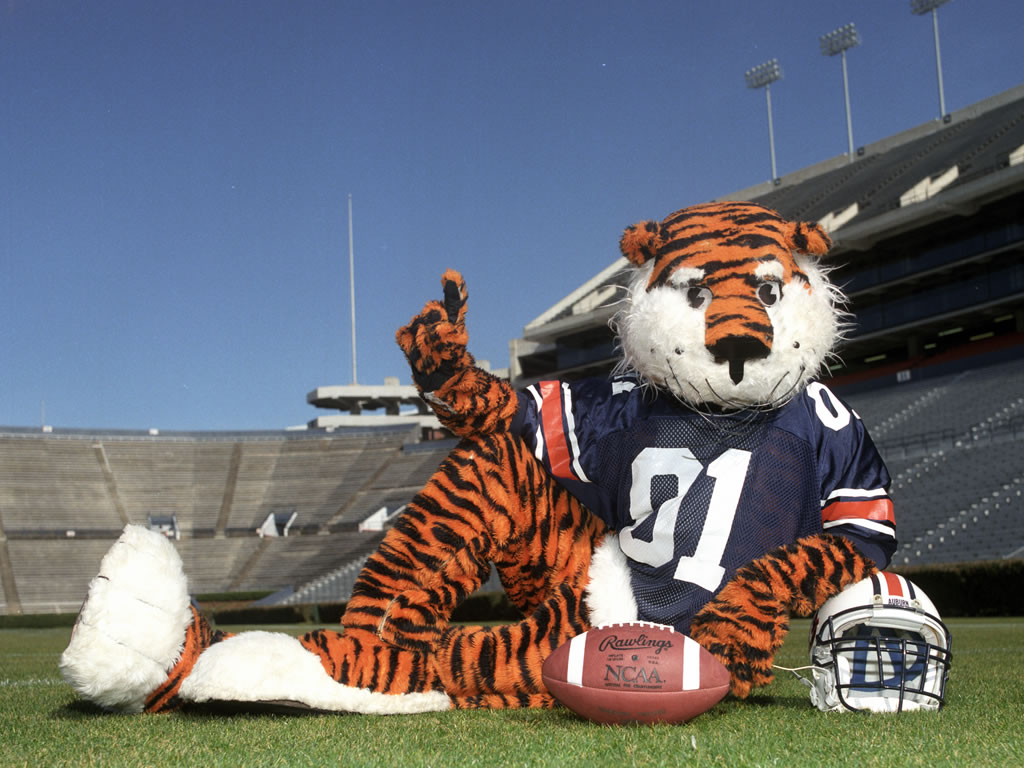 mascot monday: aubie and war eagle(kinda)